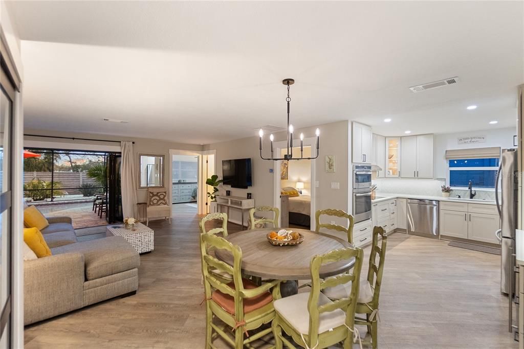 Active With Contract: $1,069,000 (3 beds, 2 baths, 1267 Square Feet)