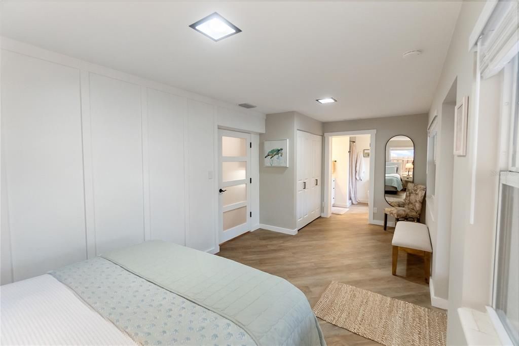 Active With Contract: $1,069,000 (3 beds, 2 baths, 1267 Square Feet)