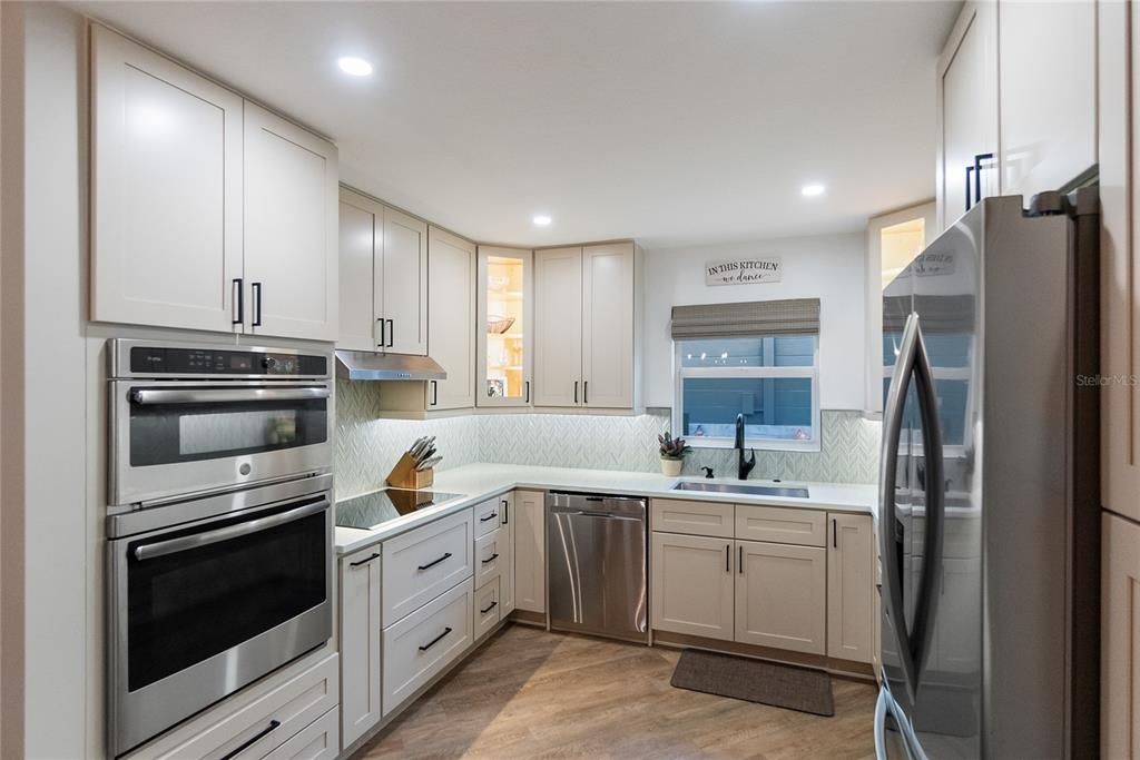 Active With Contract: $1,069,000 (3 beds, 2 baths, 1267 Square Feet)