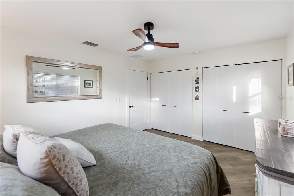 Active With Contract: $1,069,000 (3 beds, 2 baths, 1267 Square Feet)