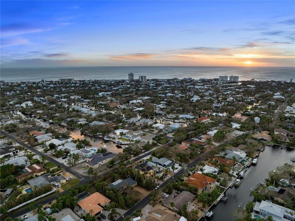 Active With Contract: $1,069,000 (3 beds, 2 baths, 1267 Square Feet)