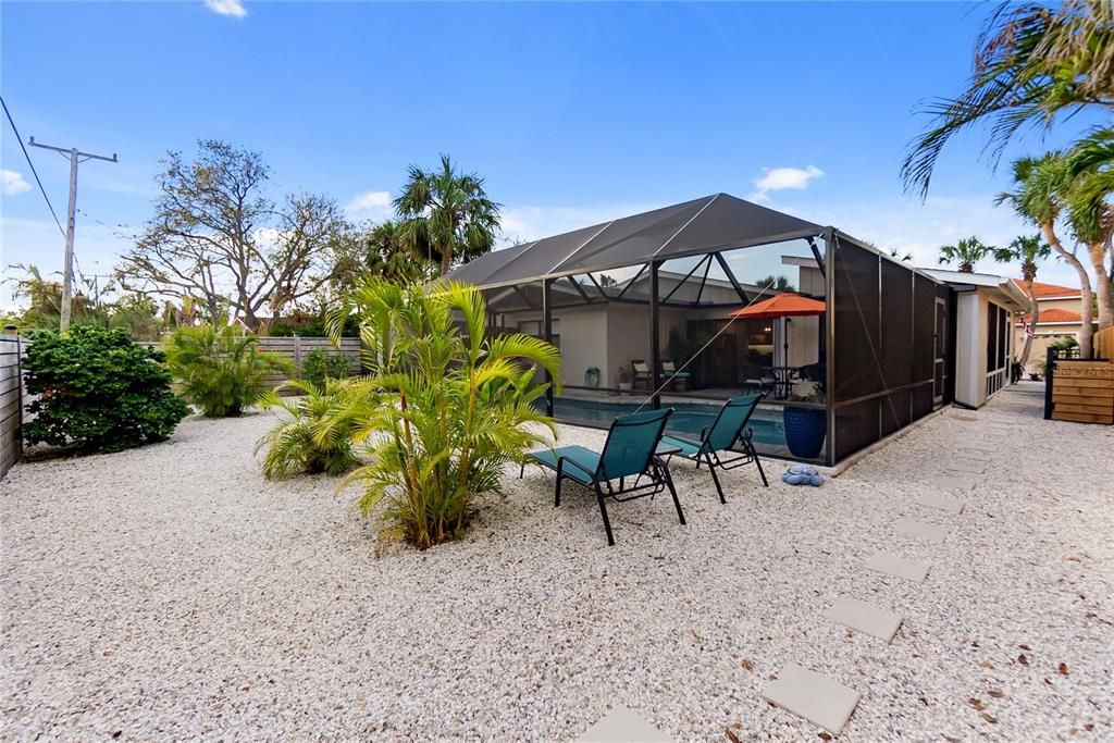 Active With Contract: $1,069,000 (3 beds, 2 baths, 1267 Square Feet)