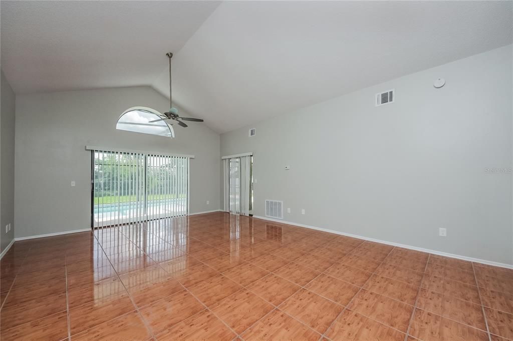 For Rent: $2,600 (3 beds, 2 baths, 1463 Square Feet)