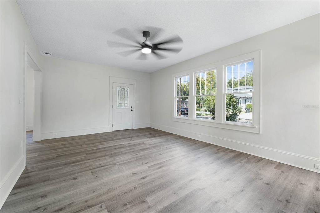 Spacious living room