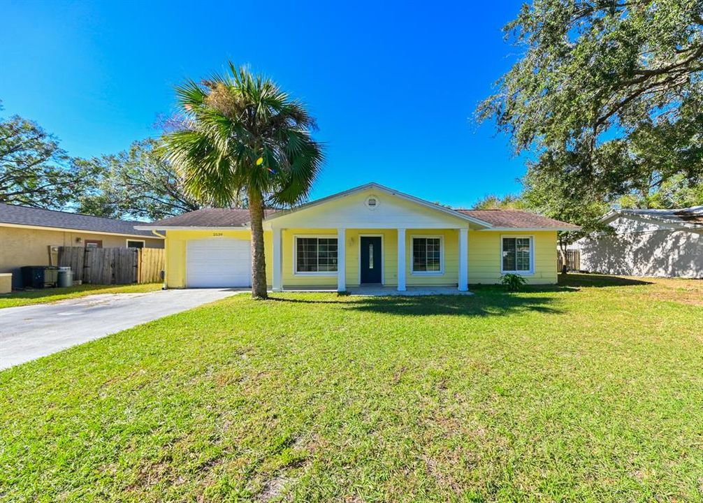 For Sale: $320,000 (3 beds, 2 baths, 984 Square Feet)