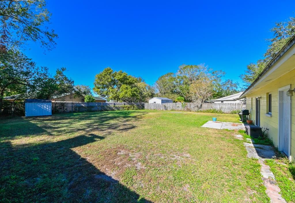 For Sale: $320,000 (3 beds, 2 baths, 984 Square Feet)