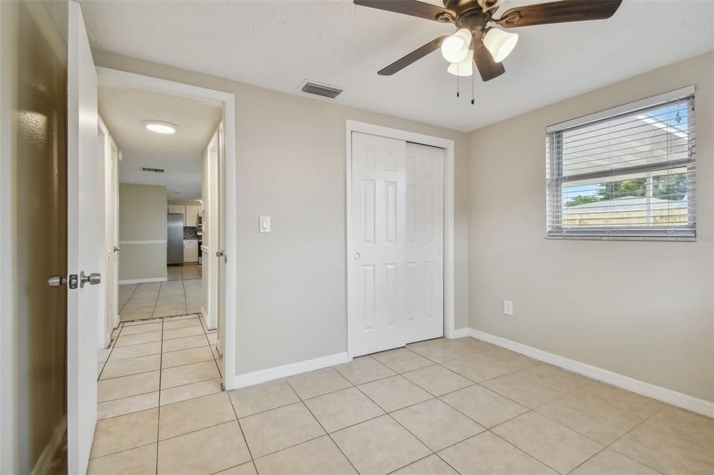 For Sale: $290,000 (2 beds, 1 baths, 1096 Square Feet)