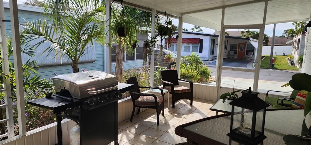 For Rent: $2,500 (2 beds, 2 baths, 1008 Square Feet)