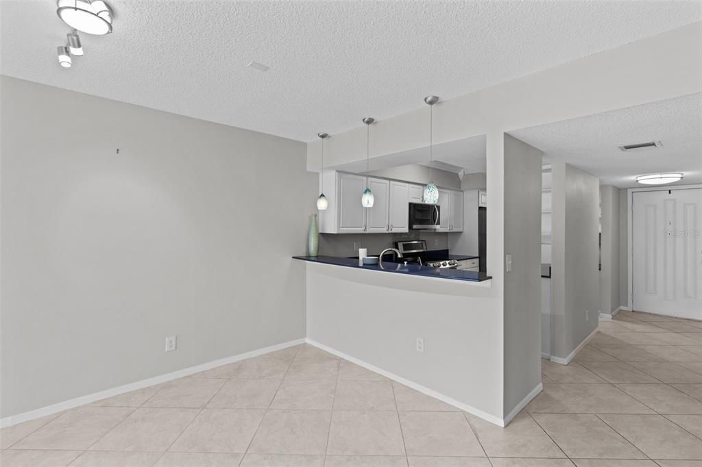 For Sale: $239,900 (2 beds, 2 baths, 1179 Square Feet)