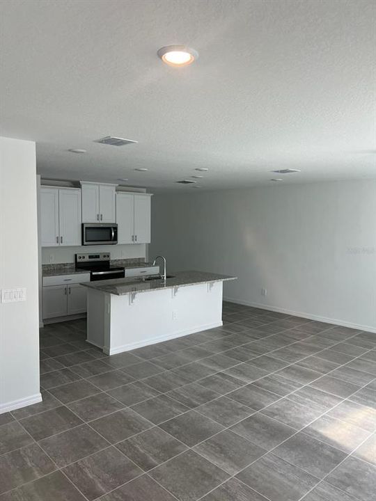 For Rent: $2,600 (3 beds, 2 baths, 1566 Square Feet)