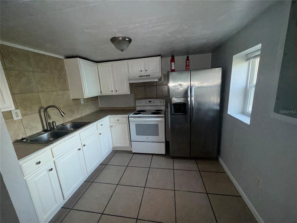 For Rent: $1,300 (2 beds, 1 baths, 650 Square Feet)