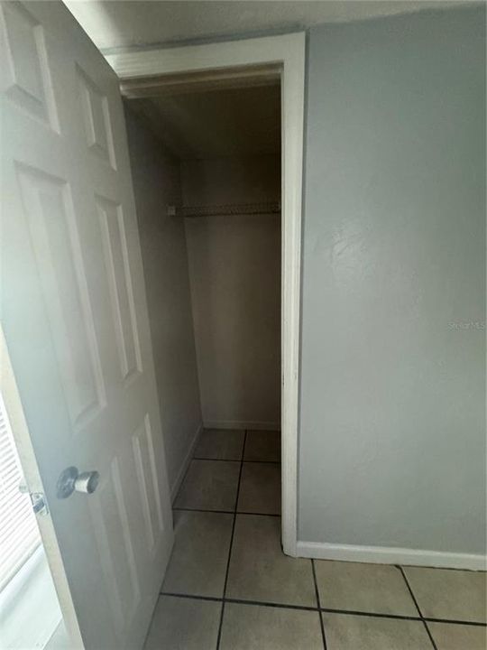 For Rent: $1,300 (2 beds, 1 baths, 650 Square Feet)