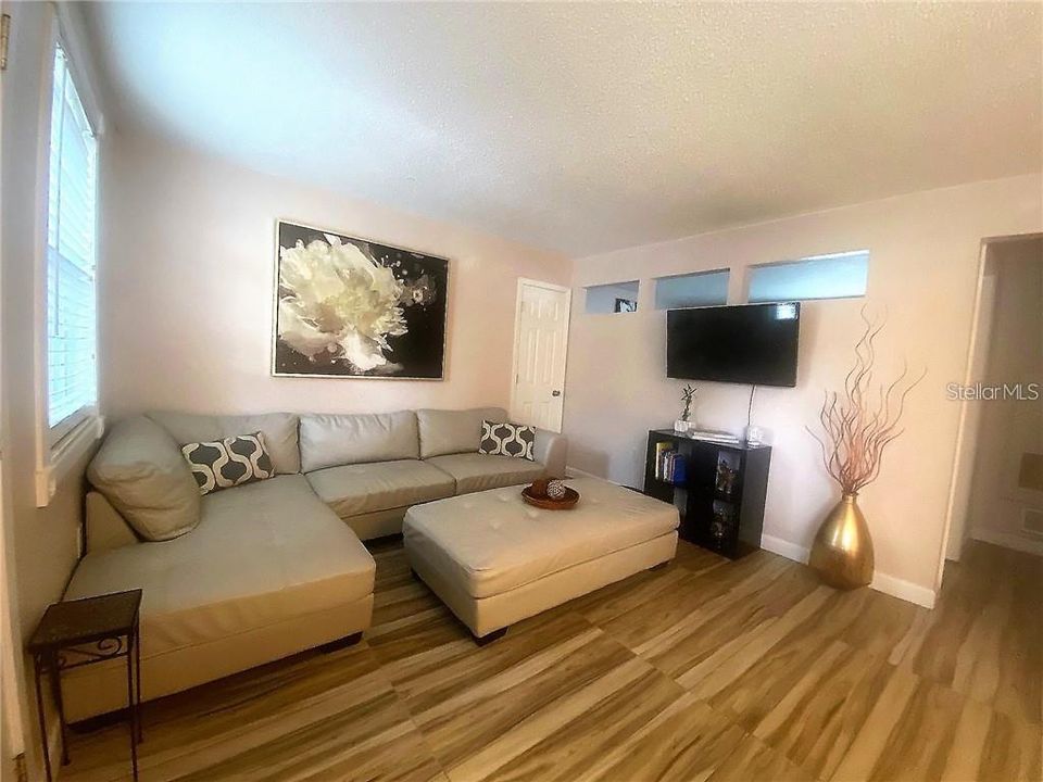 For Rent: $1,499 (1 beds, 1 baths, 518 Square Feet)