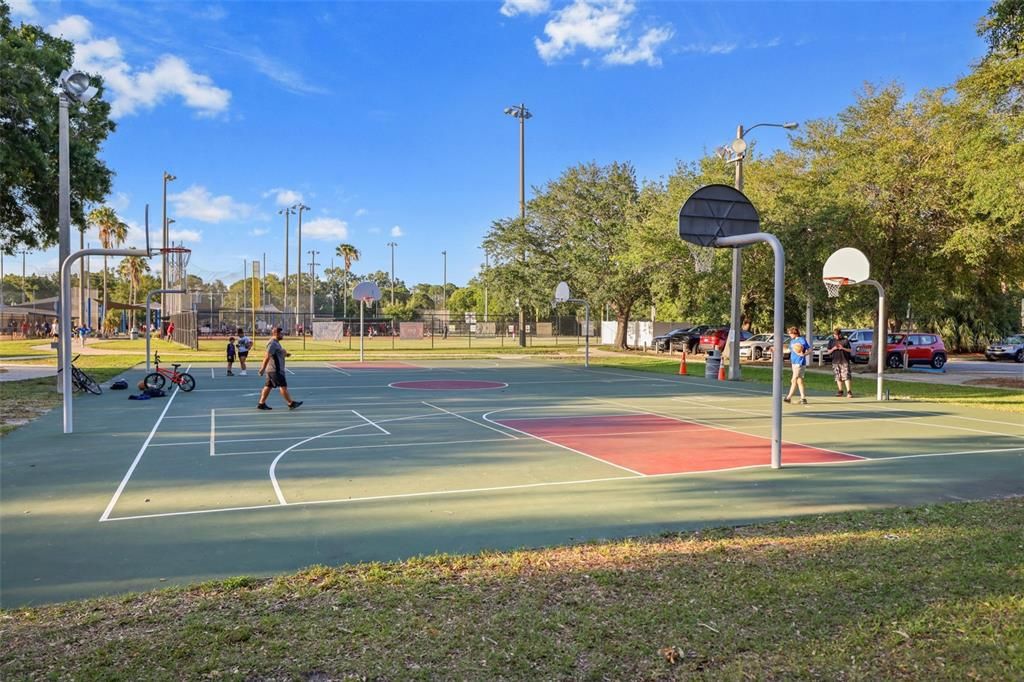 Active With Contract: $799,000 (4 beds, 2 baths, 2616 Square Feet)