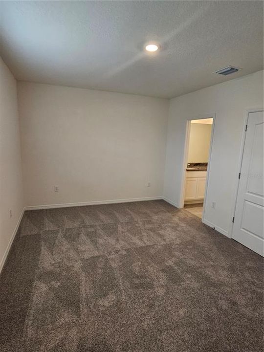 For Rent: $2,350 (3 beds, 2 baths, 1673 Square Feet)