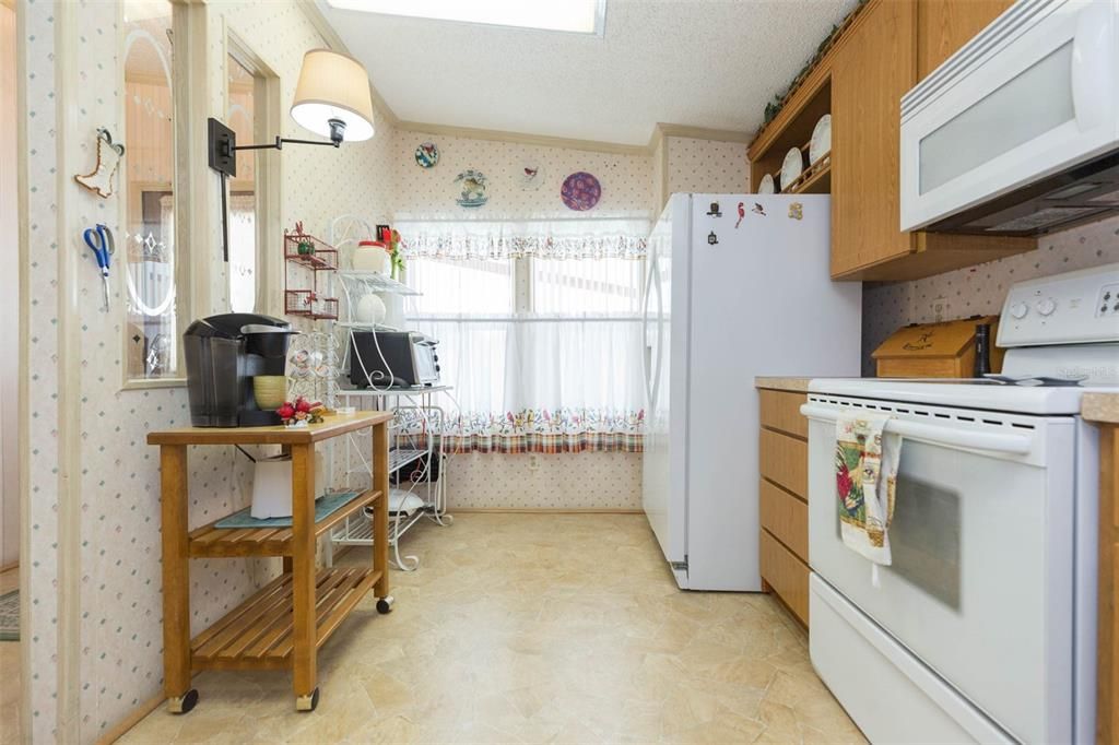 For Sale: $184,900 (2 beds, 2 baths, 1261 Square Feet)