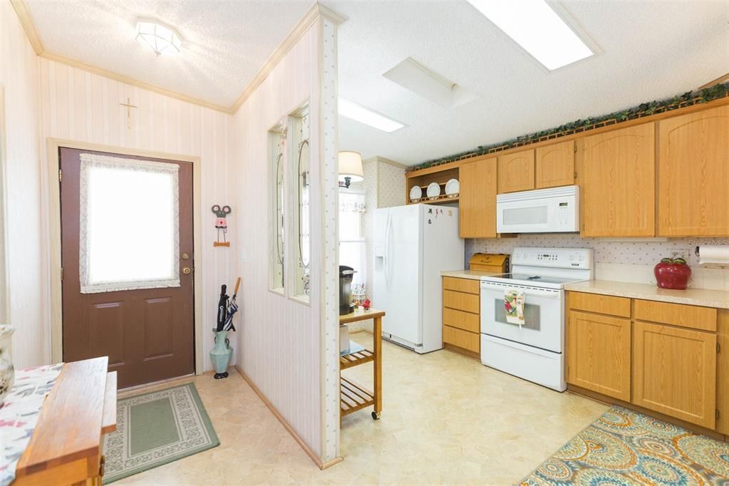 For Sale: $184,900 (2 beds, 2 baths, 1261 Square Feet)