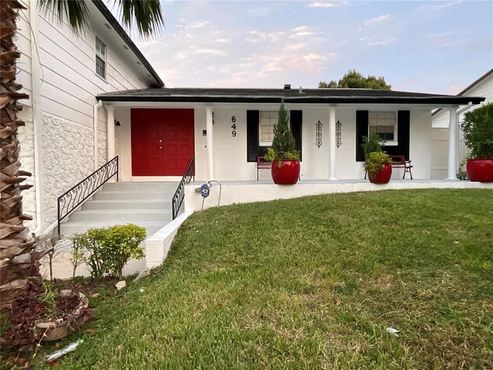 For Sale: $499,900 (4 beds, 2 baths, 2400 Square Feet)