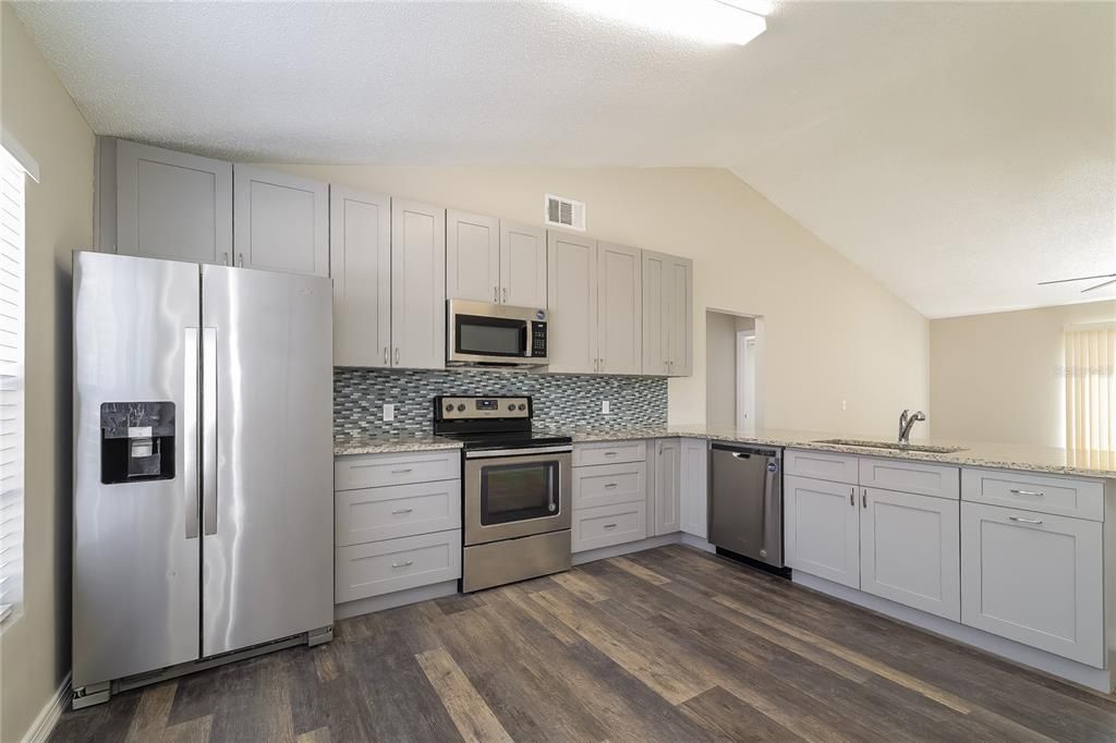 For Rent: $2,290 (3 beds, 2 baths, 1172 Square Feet)