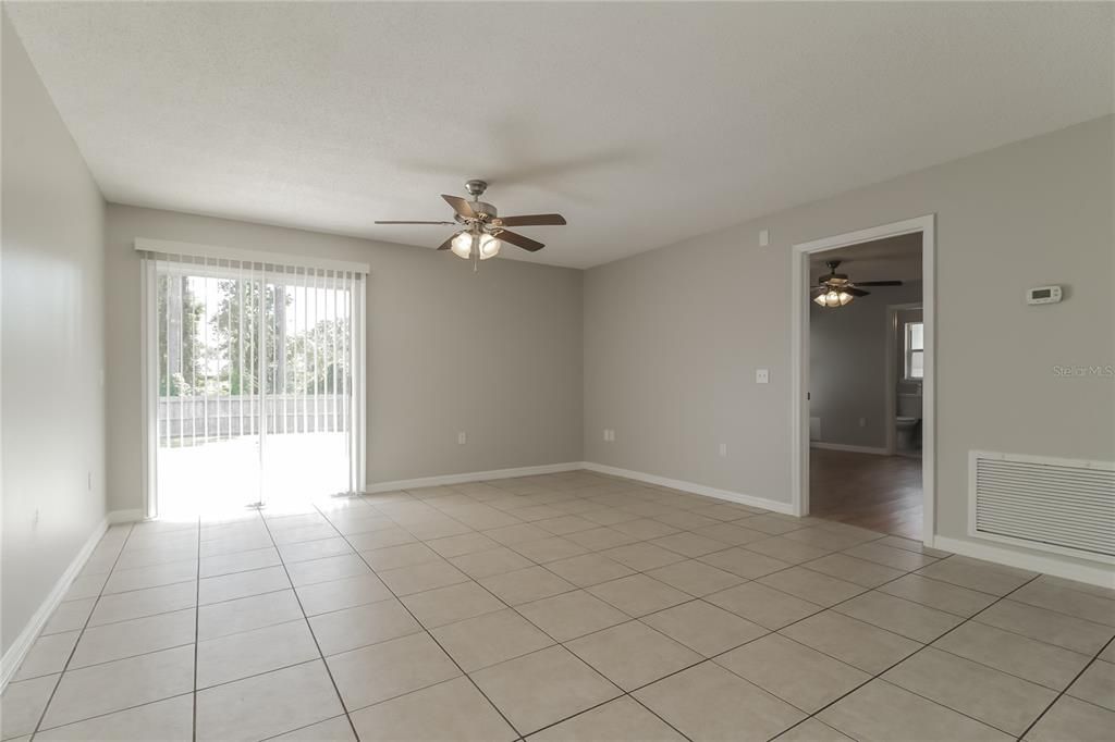 For Rent: $2,030 (3 beds, 2 baths, 1233 Square Feet)