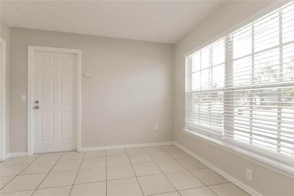 For Rent: $2,030 (3 beds, 2 baths, 1233 Square Feet)