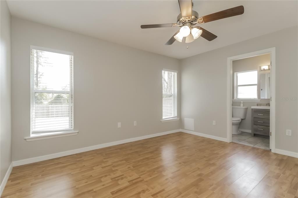 For Rent: $2,030 (3 beds, 2 baths, 1233 Square Feet)