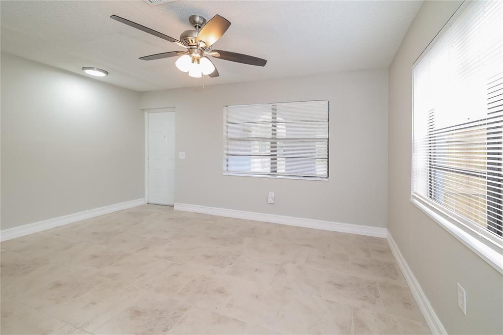 For Rent: $2,190 (3 beds, 2 baths, 1320 Square Feet)