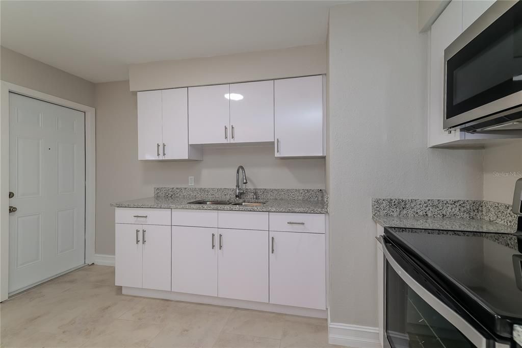 For Rent: $2,190 (3 beds, 2 baths, 1320 Square Feet)