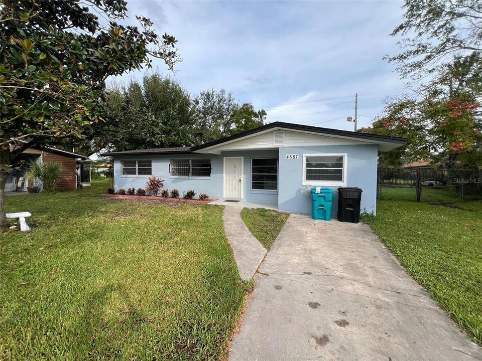 For Sale: $267,000 (4 beds, 2 baths, 777 Square Feet)