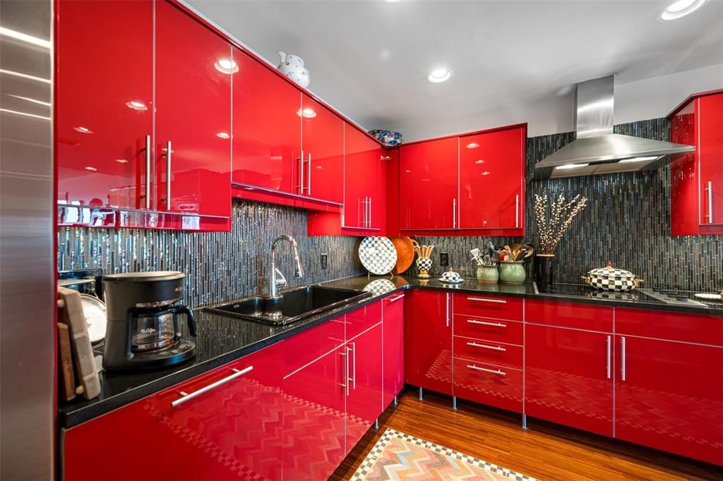 For Sale: $675,000 (1 beds, 1 baths, 1146 Square Feet)