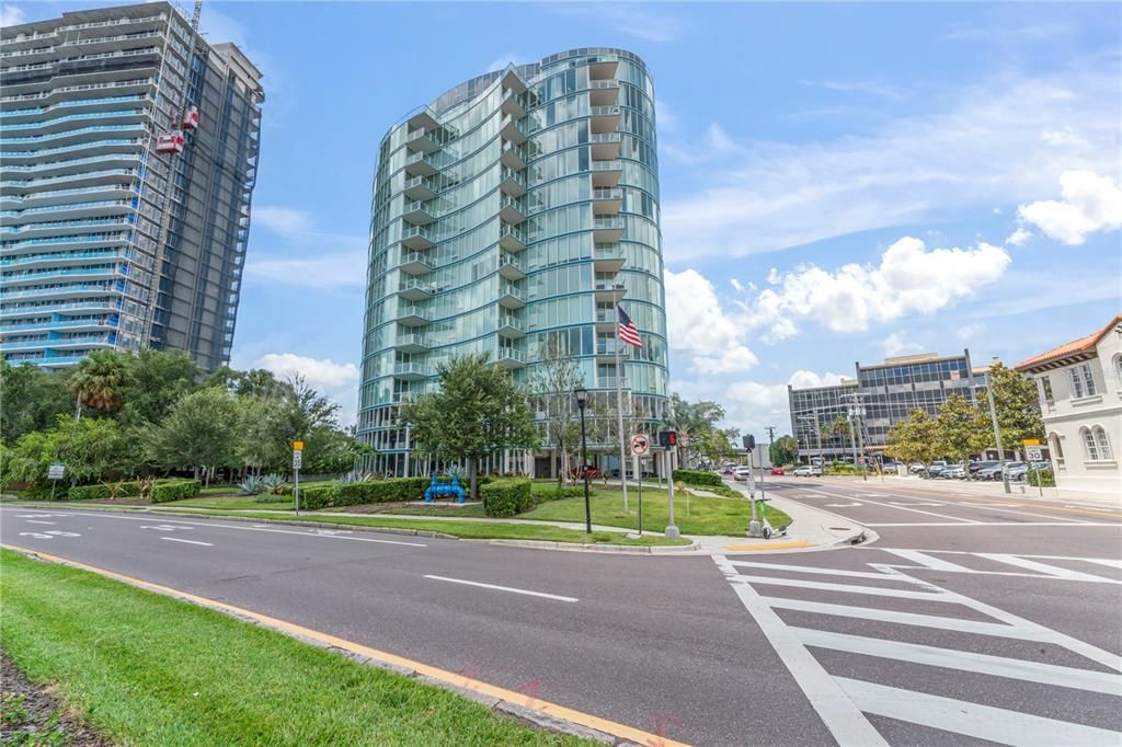 For Sale: $1,599,000 (2 beds, 2 baths, 2537 Square Feet)