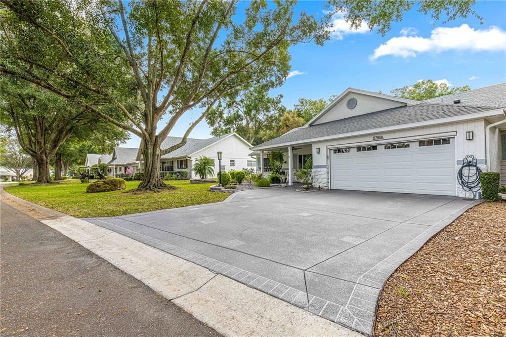 2-Car Garage - NEW Garage Door & Automatic Screen