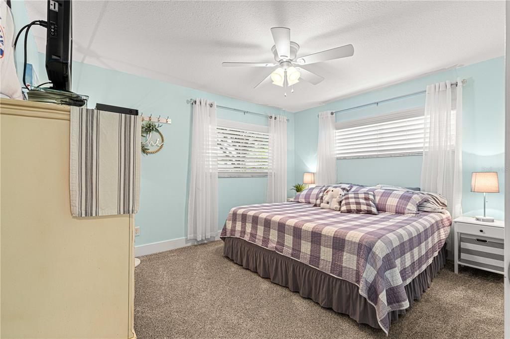 Guest Bedroom - Light & Bright!