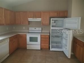 For Rent: $1,800 (3 beds, 2 baths, 1870 Square Feet)