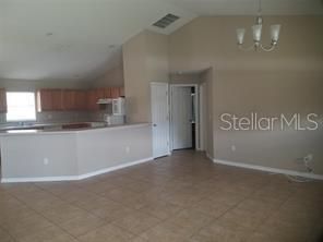 For Rent: $1,800 (3 beds, 2 baths, 1870 Square Feet)