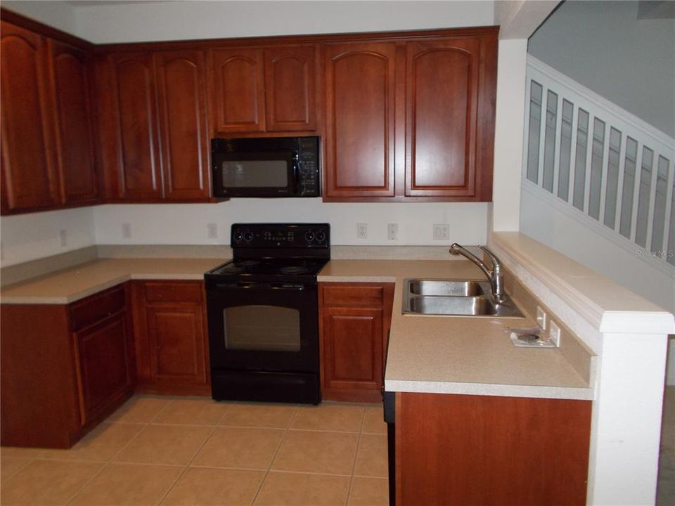 For Rent: $2,200 (3 beds, 2 baths, 1720 Square Feet)