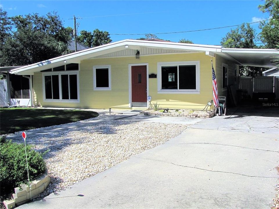 For Rent: $2,800 (3 beds, 2 baths, 1312 Square Feet)