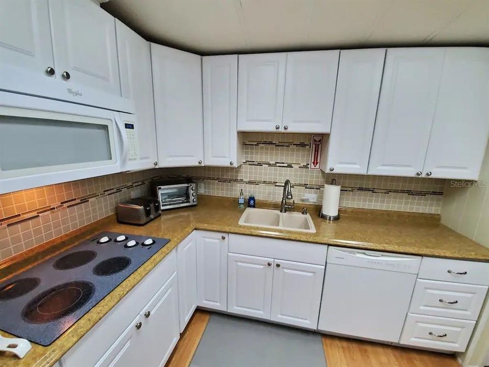 For Sale: $168,000 (2 beds, 2 baths, 1456 Square Feet)