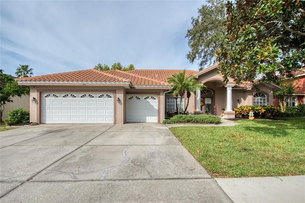 For Sale: $900,000 (4 beds, 3 baths, 3126 Square Feet)