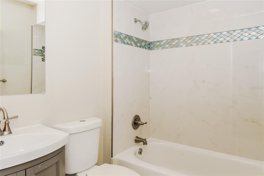 For Rent: $2,345 (3 beds, 1 baths, 1176 Square Feet)