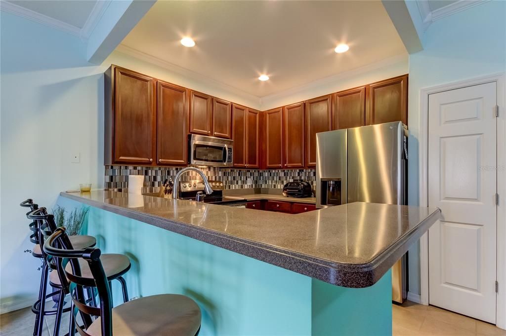 Breakfast Bar looking towards the kitchen.