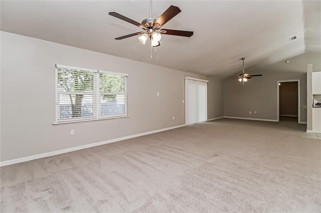 For Rent: $2,095 (3 beds, 2 baths, 1496 Square Feet)