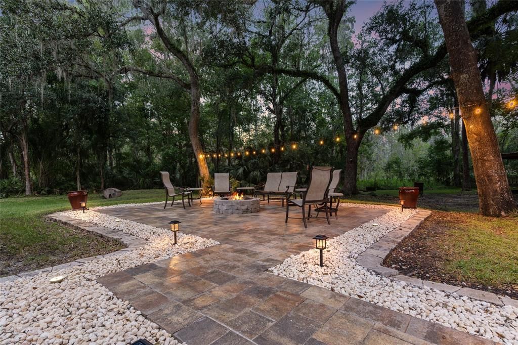 Twilight Fire Pit and Conservation View....Cue the wildlife!