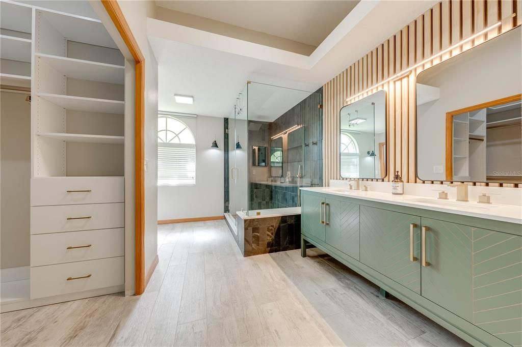 Luxurious Ensuite Bath, Ceramic Tile Plank Floors