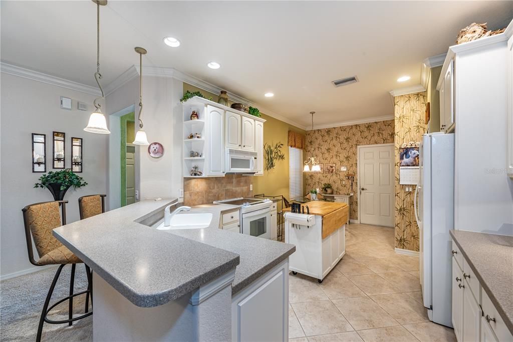 For Sale: $324,900 (2 beds, 2 baths, 1408 Square Feet)