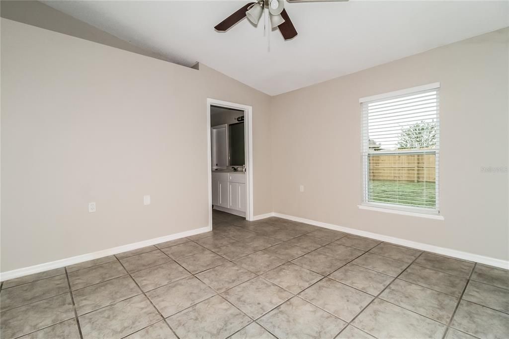 For Rent: $2,405 (3 beds, 2 baths, 1472 Square Feet)