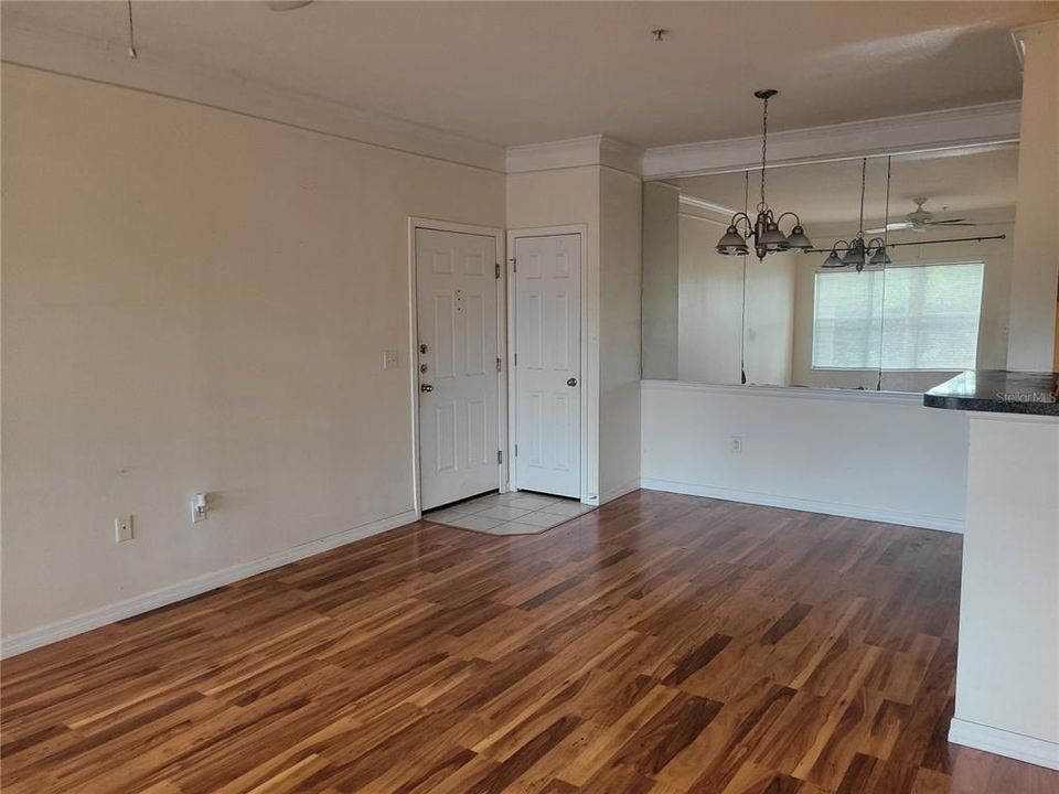 For Rent: $1,400 (1 beds, 1 baths, 750 Square Feet)