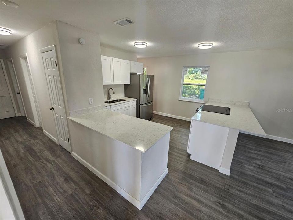 For Sale: $210,000 (2 beds, 1 baths, 1000 Square Feet)