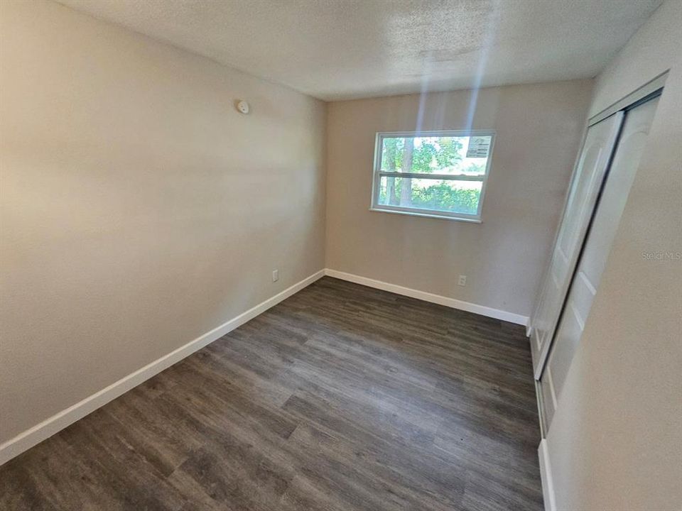 For Sale: $210,000 (2 beds, 1 baths, 1000 Square Feet)