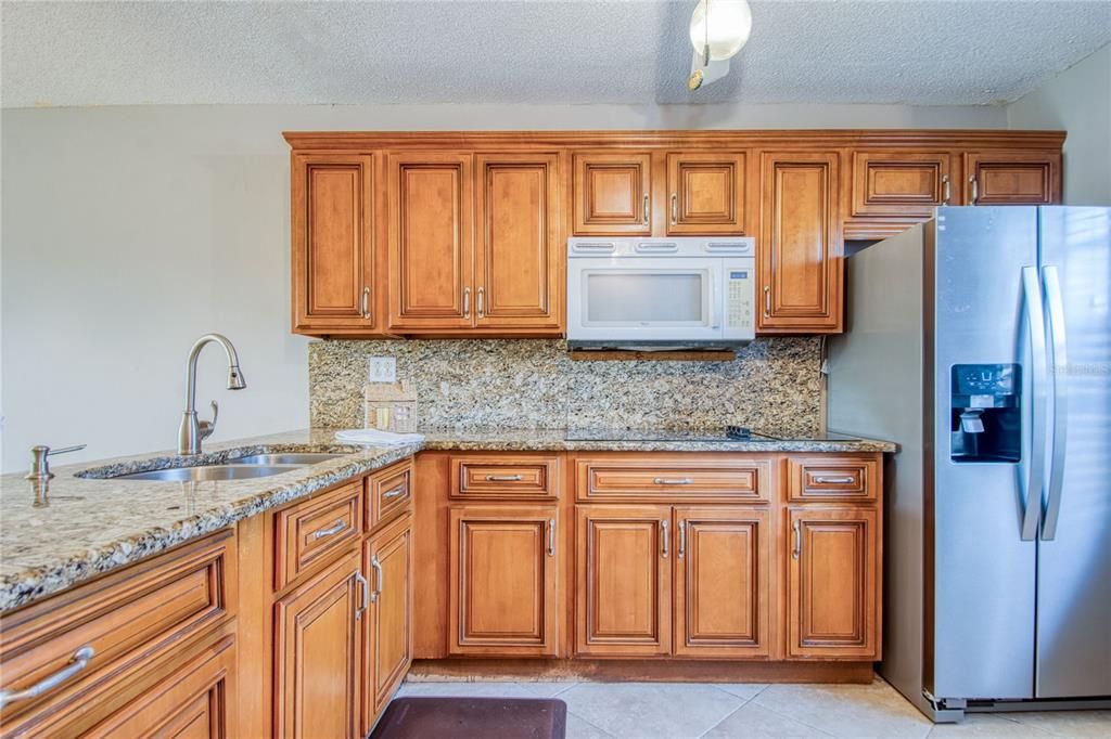 For Sale: $90,000 (2 beds, 1 baths, 805 Square Feet)